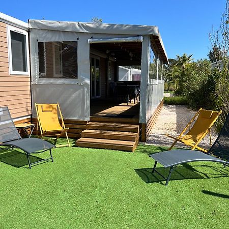 Mobil Home Neuf 6 P Climatise A Hyeres A 200 M De La Mer Dans Camping 4 Etoiles Exterior photo