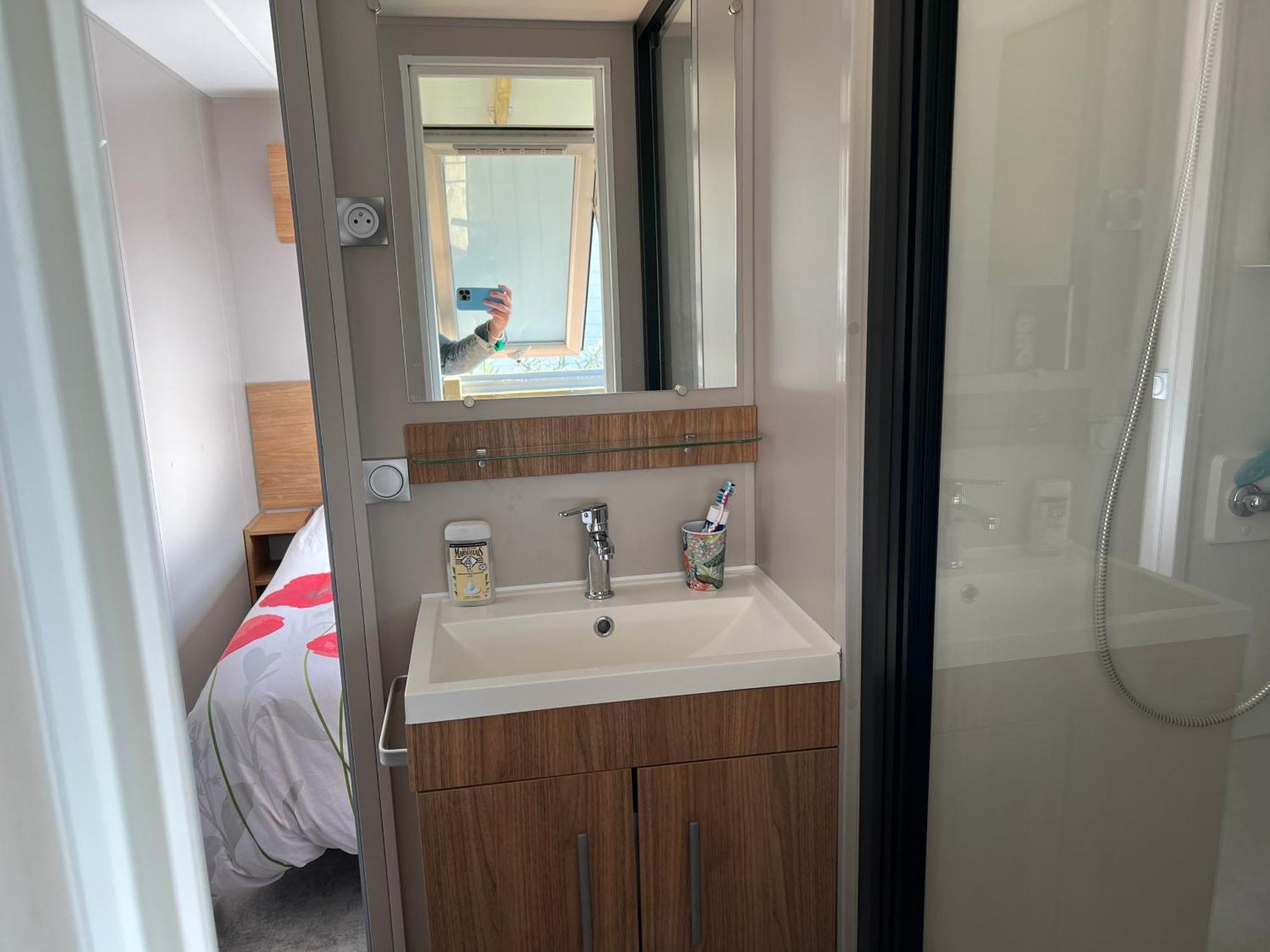 Mobil Home Neuf 6 P Climatise A Hyeres A 200 M De La Mer Dans Camping 4 Etoiles Exterior photo